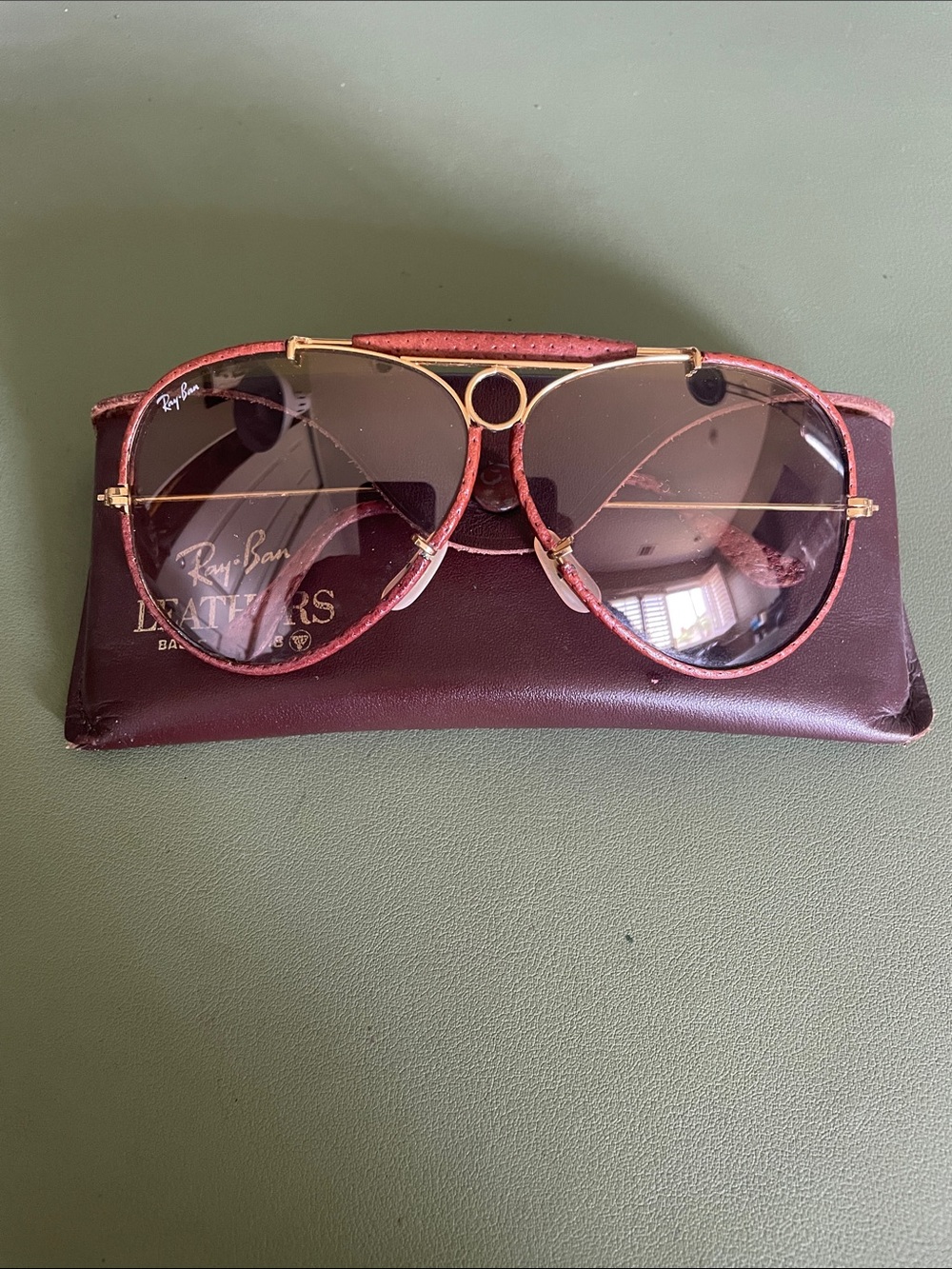 Ray-Ban Men’s Brown Gradient Lens Aviator Sunglasses with Gold Frame